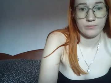 eveliina_shy