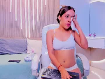 mikaela_petite18