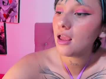 mila_nixon01